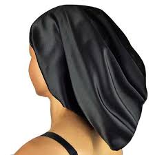 Bonnet en satin de soie